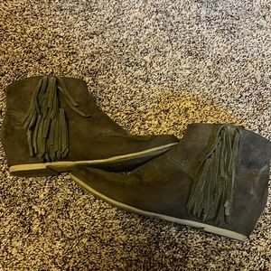 American Eagle Fringe Brown Booties Size 8